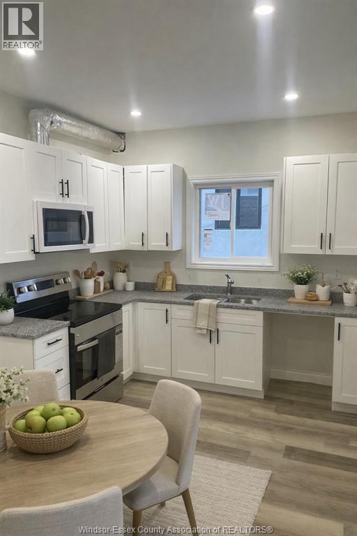 647 Janette Unit# B, Windsor, Ontario  N9A 4Z8 - Photo 4 - 26007962