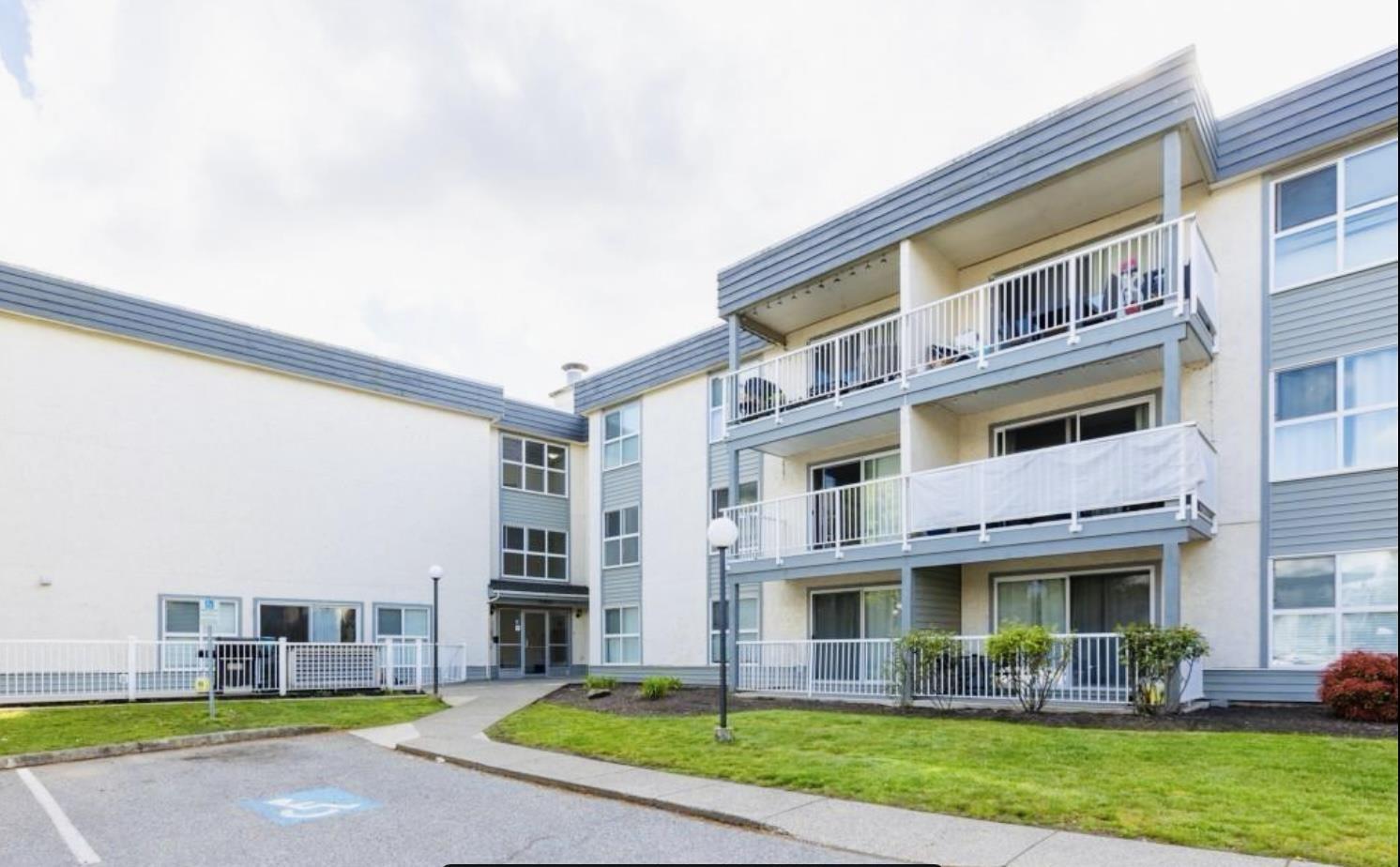 126 32850 George Ferguson Way, Abbotsford, British Columbia  V2S 7K1 - Photo 1 - R3109751