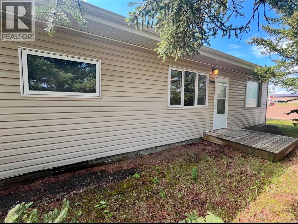 1306 15 Street, Wainwright, Alberta  T9W 1E9 - Photo 3 - A2280040