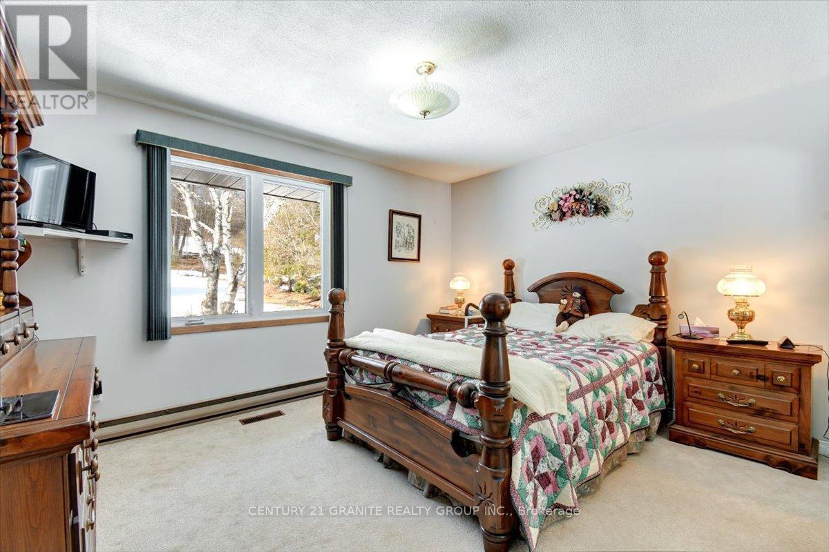 237 Maxwell Settlement Road, Bancroft, Ontario  K0L 1C0 - Photo 18 - X12992120