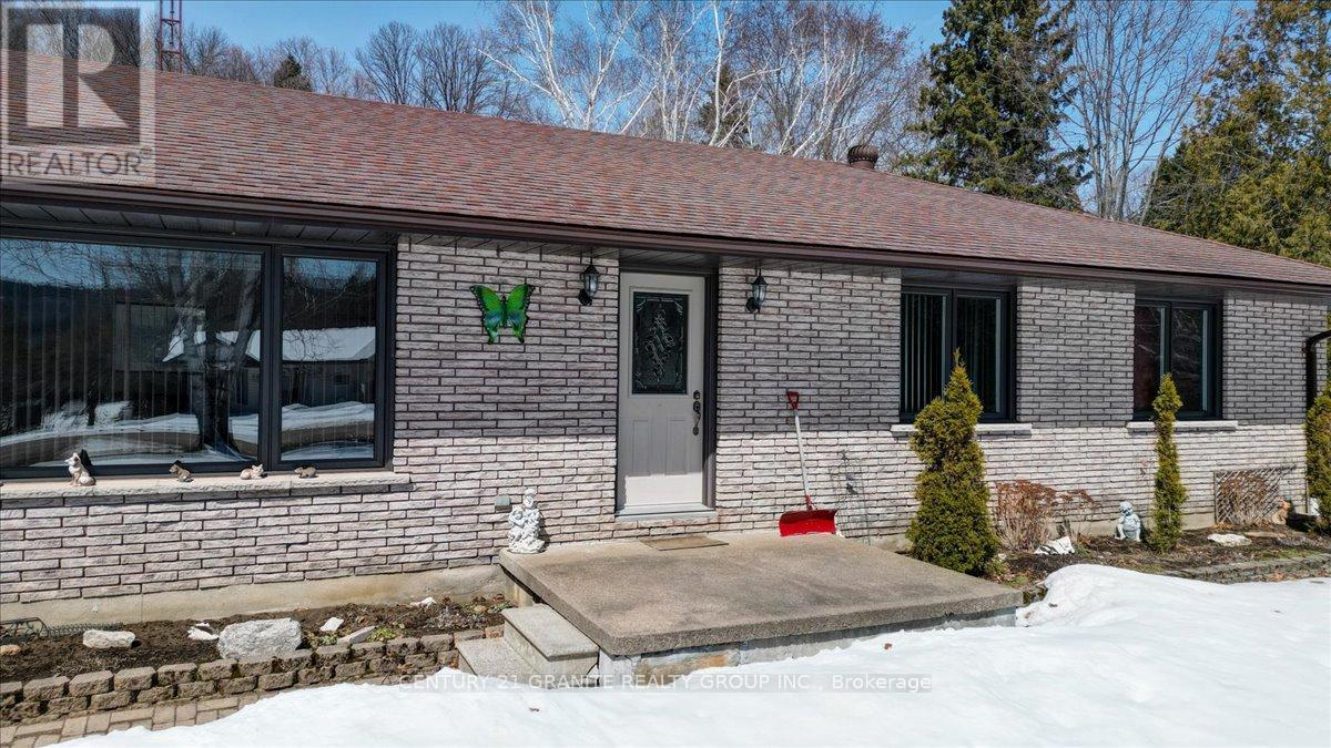 237 Maxwell Settlement Road, Bancroft, Ontario  K0L 1C0 - Photo 2 - X12992120