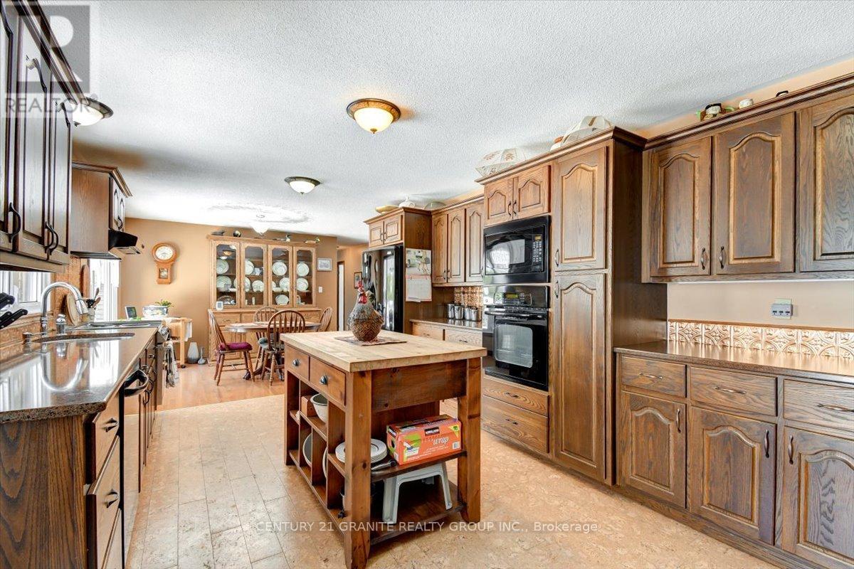 237 Maxwell Settlement Road, Bancroft, Ontario  K0L 1C0 - Photo 3 - X12992120