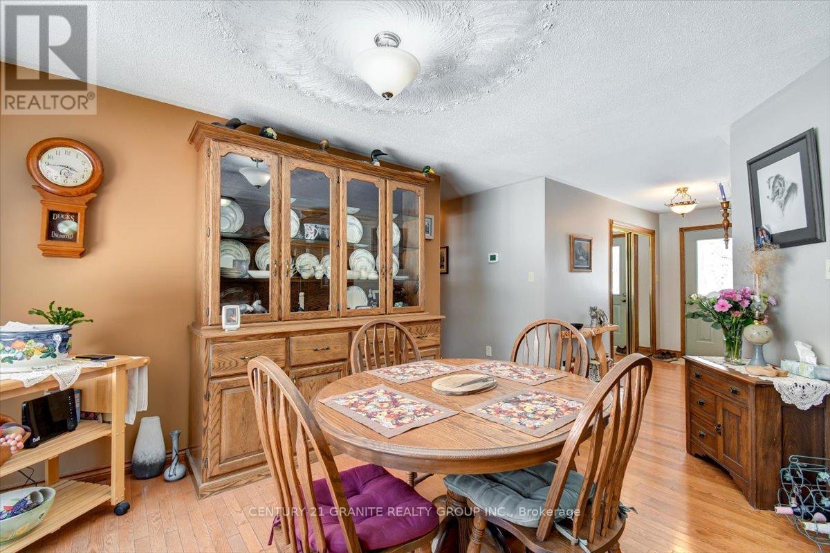 237 Maxwell Settlement Road, Bancroft, Ontario  K0L 1C0 - Photo 5 - X12992120