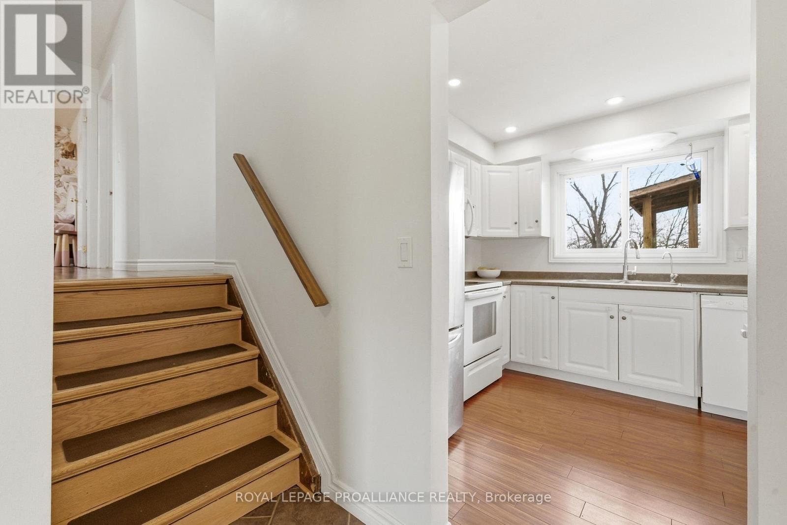 514 Lester Road, Quinte West, Ontario  K8V 5P8 - Photo 11 - X12992192