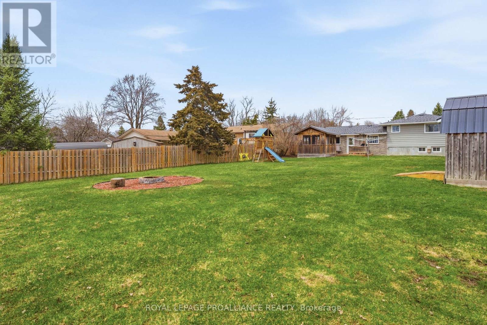 514 Lester Road, Quinte West, Ontario  K8V 5P8 - Photo 2 - X12992192