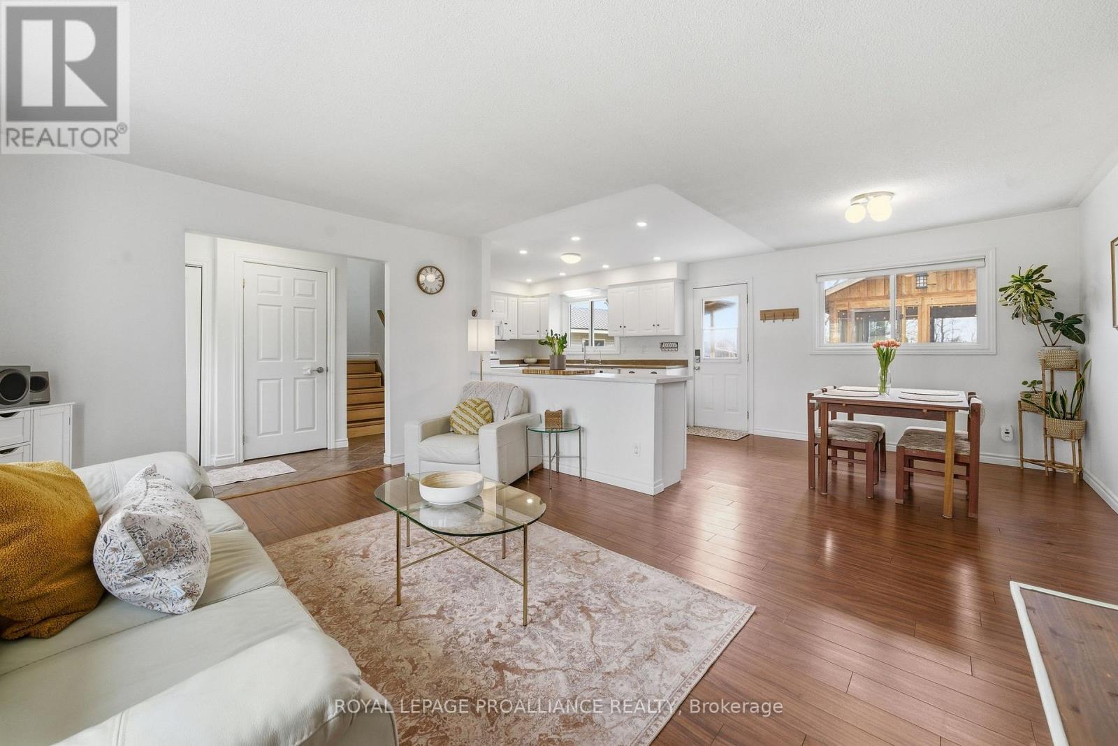 514 Lester Road, Quinte West, Ontario  K8V 5P8 - Photo 8 - X12992192