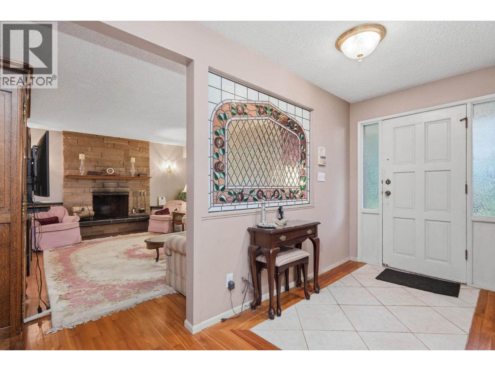 8285 Burnlake Drive, Burnaby, British Columbia  V5A 3L1 - Photo 2 - R3110397