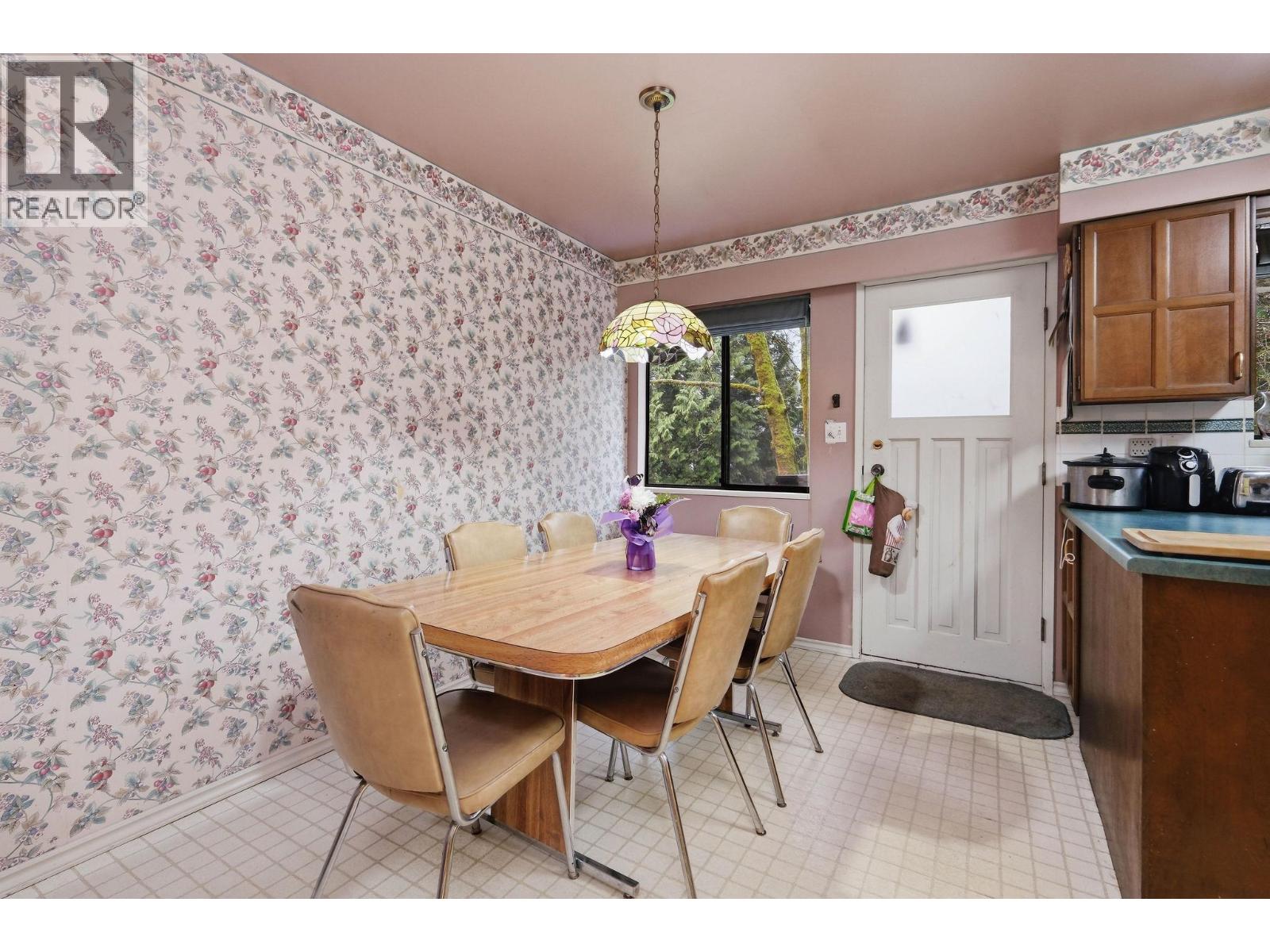 8285 Burnlake Drive, Burnaby, British Columbia  V5A 3L1 - Photo 9 - R3110397