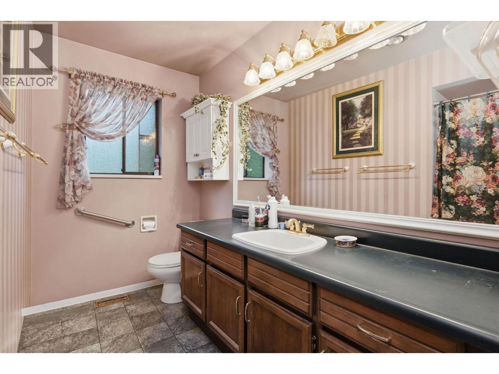 8285 Burnlake Drive, Burnaby, British Columbia  V5A 3L1 - Photo 16 - R3110397