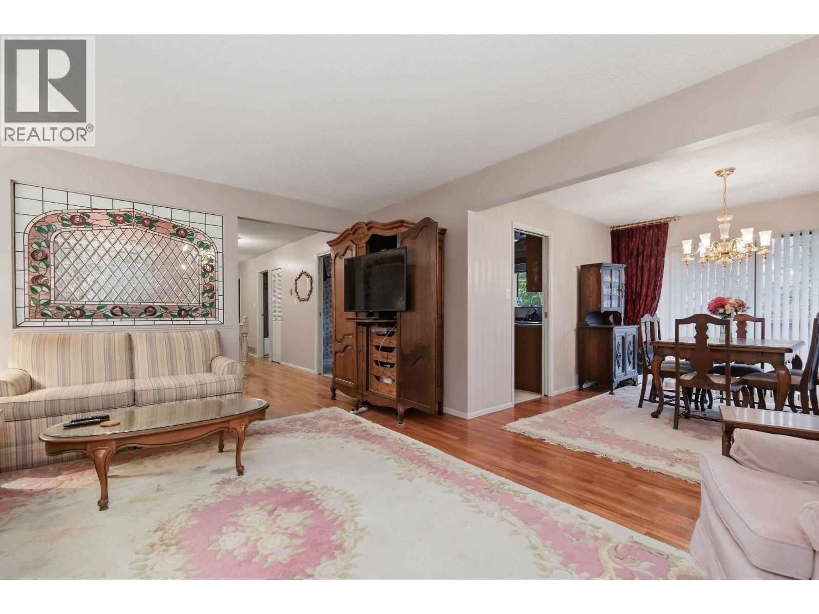 8285 Burnlake Drive, Burnaby, British Columbia  V5A 3L1 - Photo 5 - R3110397