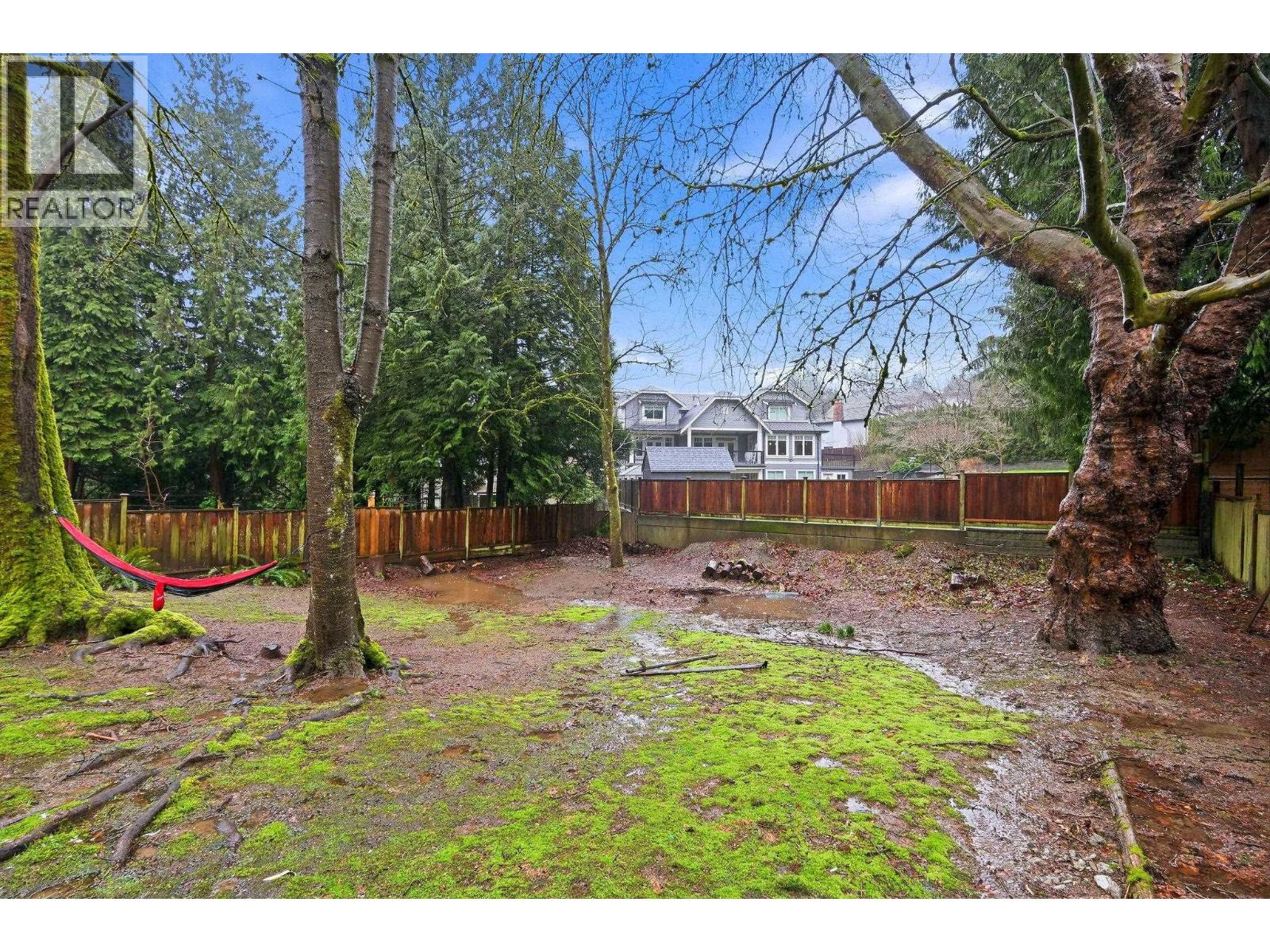 8285 Burnlake Drive, Burnaby, British Columbia  V5A 3L1 - Photo 24 - R3110397