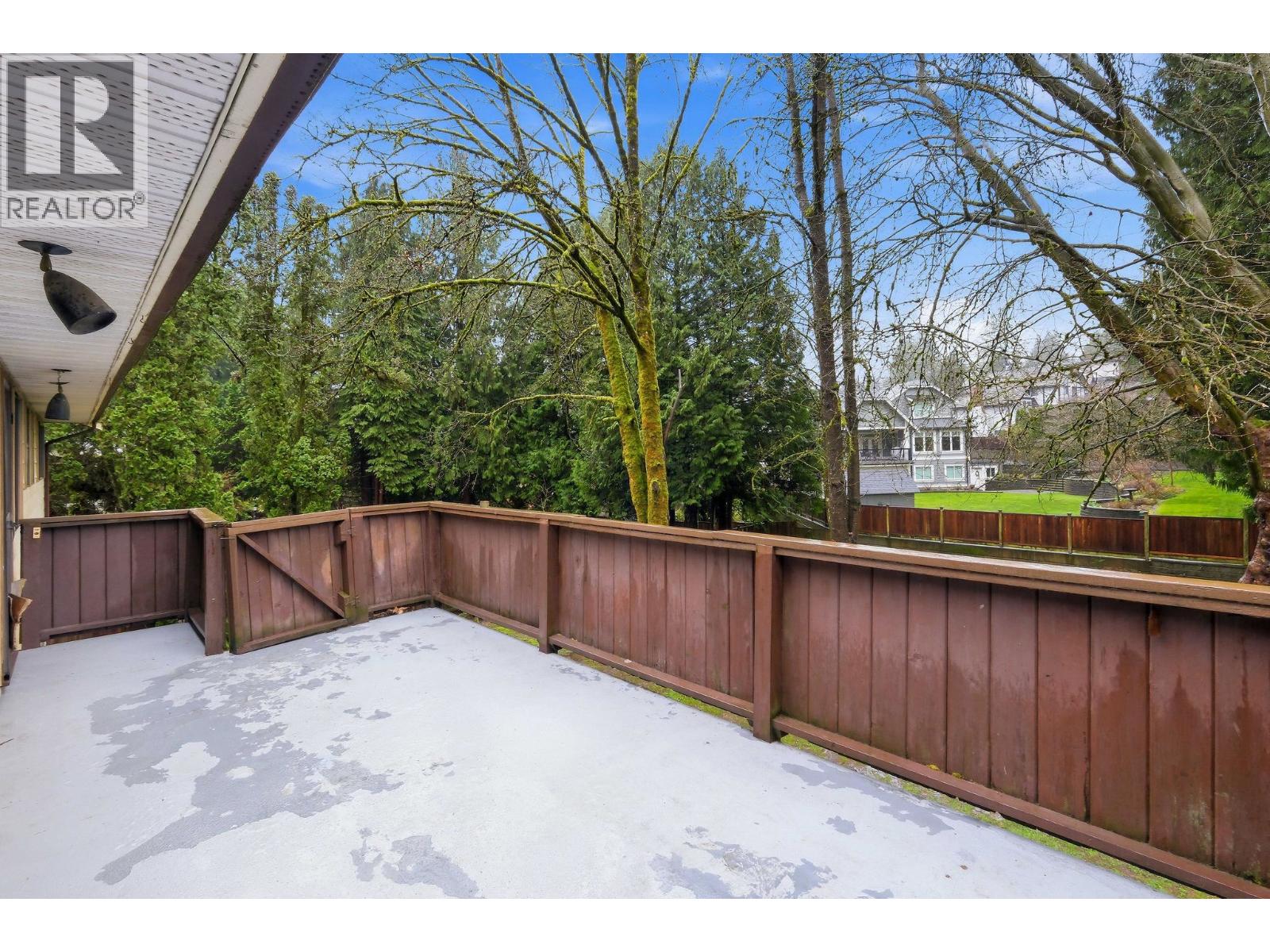 8285 Burnlake Drive, Burnaby, British Columbia  V5A 3L1 - Photo 10 - R3110397