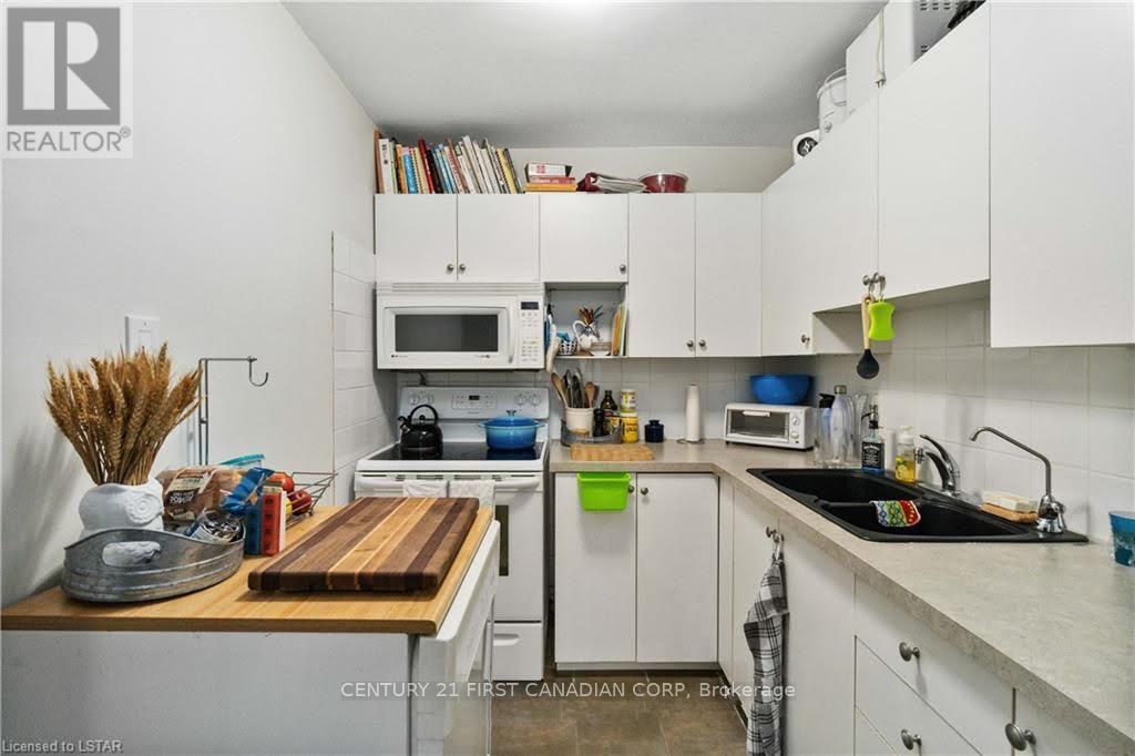 201 - 1174 Hamilton Road E, London East, Ontario  N5W 1A9 - Photo 3 - X12992090
