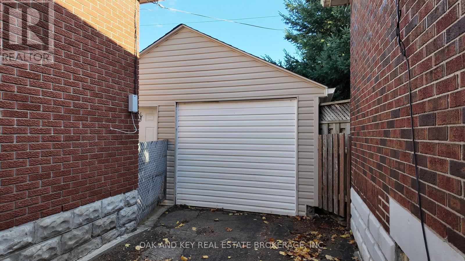 32 Tennyson Street, London East, Ontario  N5Z 2K7 - Photo 2 - X12992092