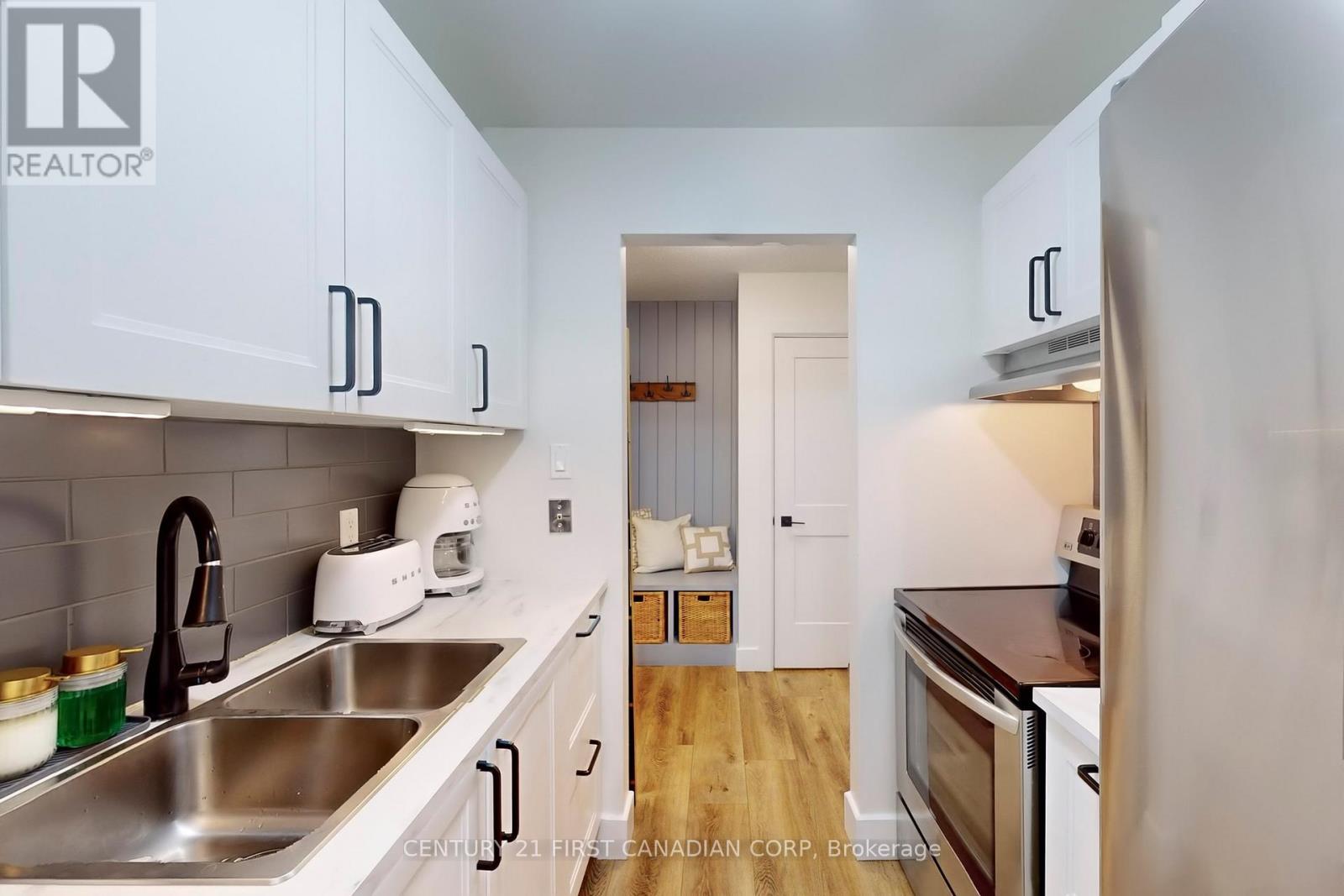 319 - 735 Deveron Crescent, London South, Ontario  N5Z 4X8 - Photo 17 - X12992094