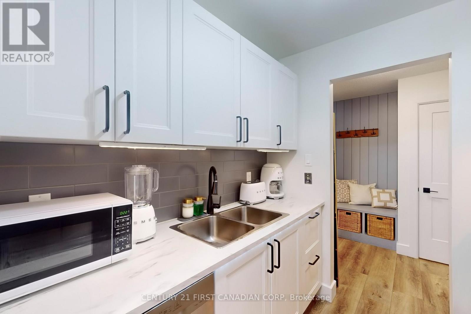 319 - 735 Deveron Crescent, London South, Ontario  N5Z 4X8 - Photo 18 - X12992094