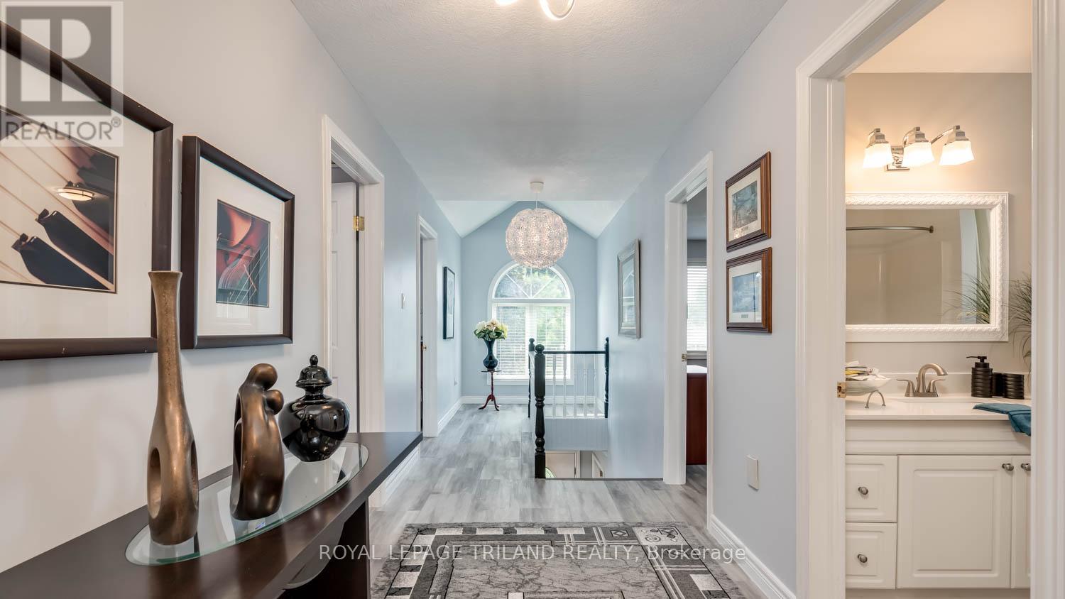 458 Boler Road, London South, Ontario N6K 2K7 - Photo 3 - X12992150