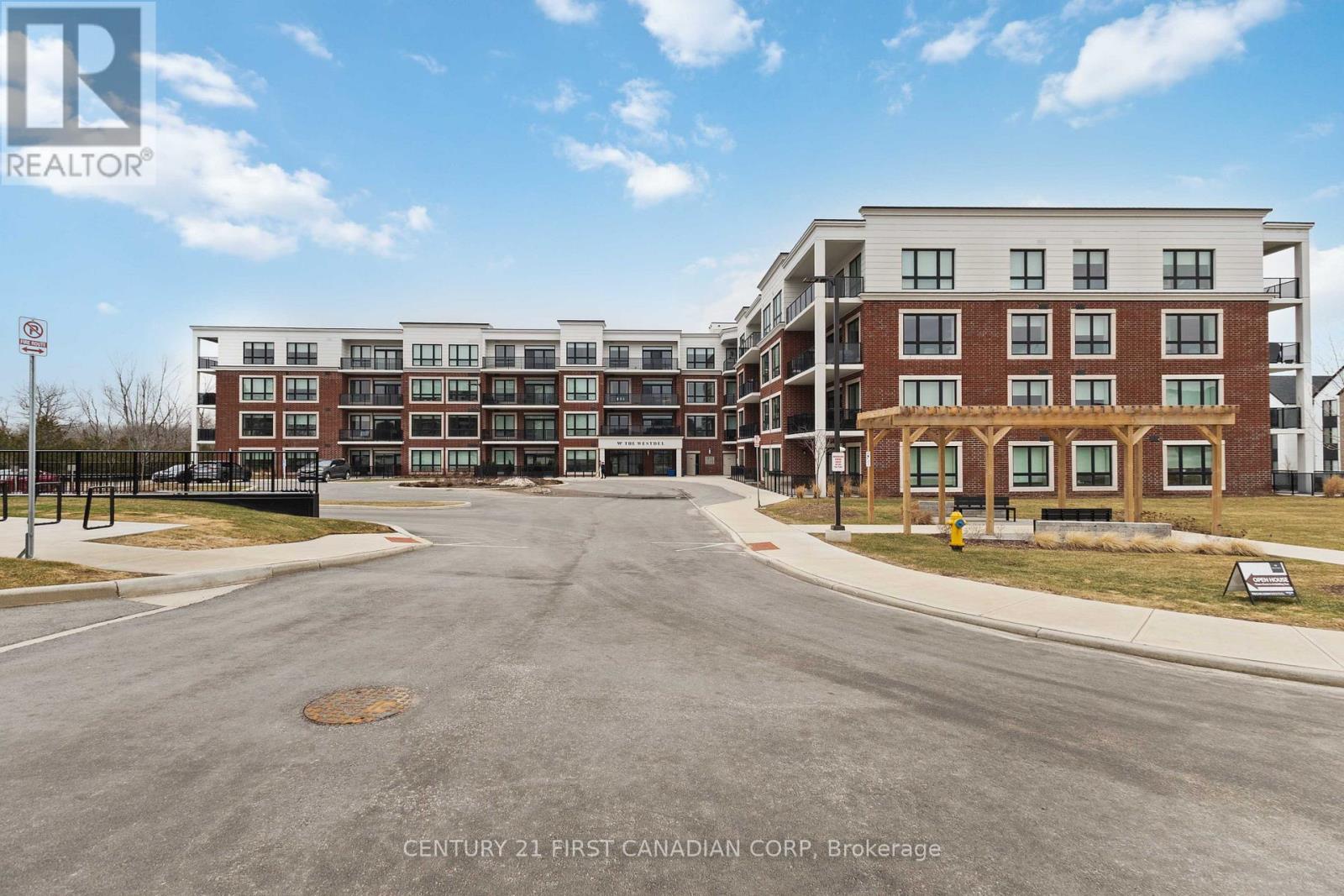 105 - 1975 Fountain Grass Drive, London South, Ontario  N6K 0M3 - Photo 2 - X12992370