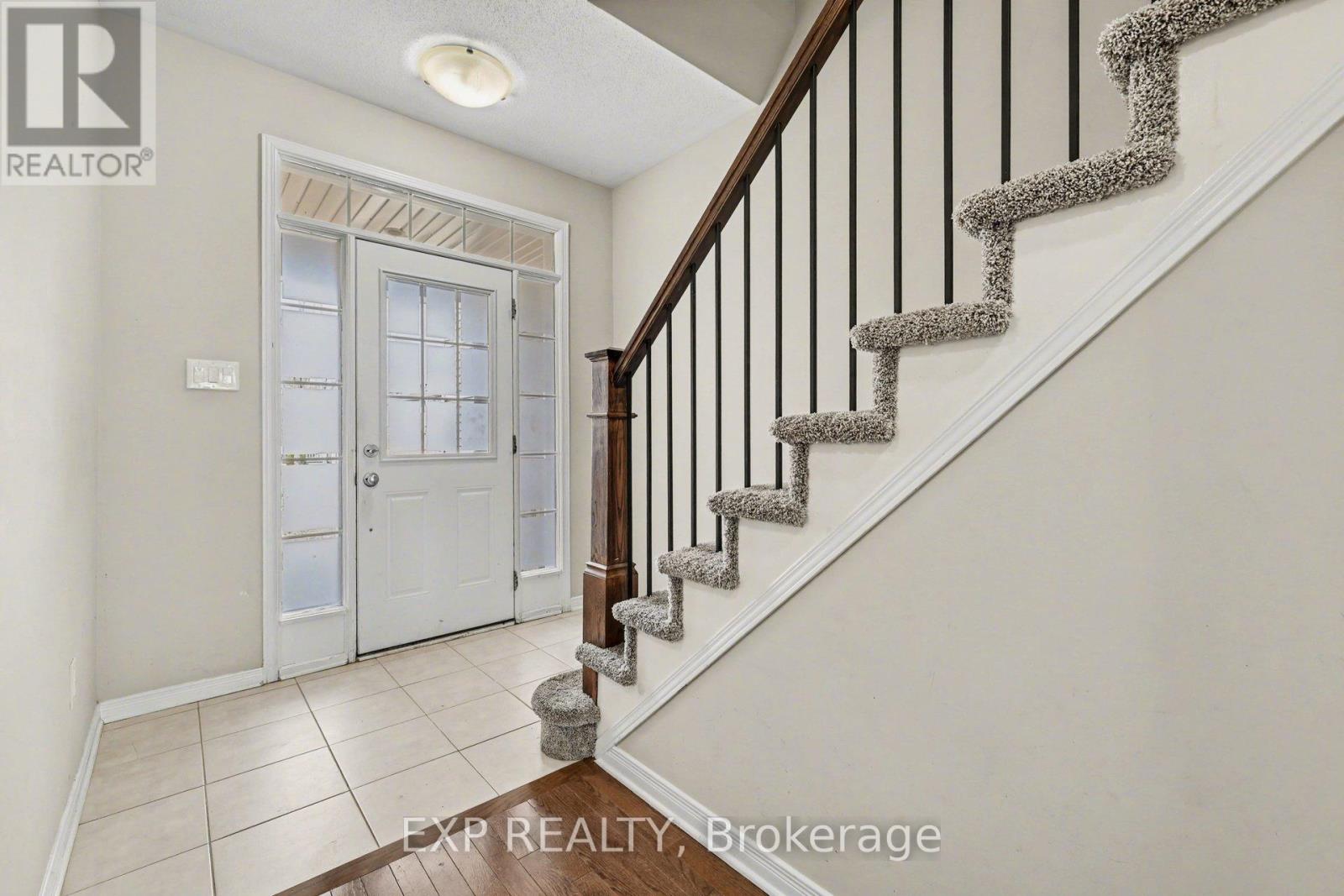 450 Ashbourne Crescent, Ottawa, Ontario  K2J 0P5 - Photo 3 - X12992236