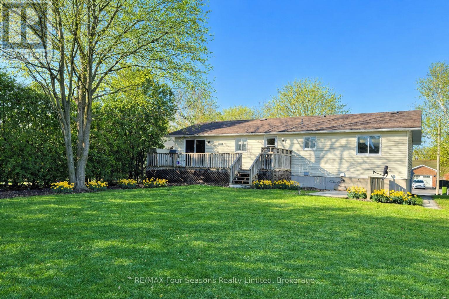 317 Bricker Street, Saugeen Shores, Ontario  N0H 2C1 - Photo 2 - X12847768