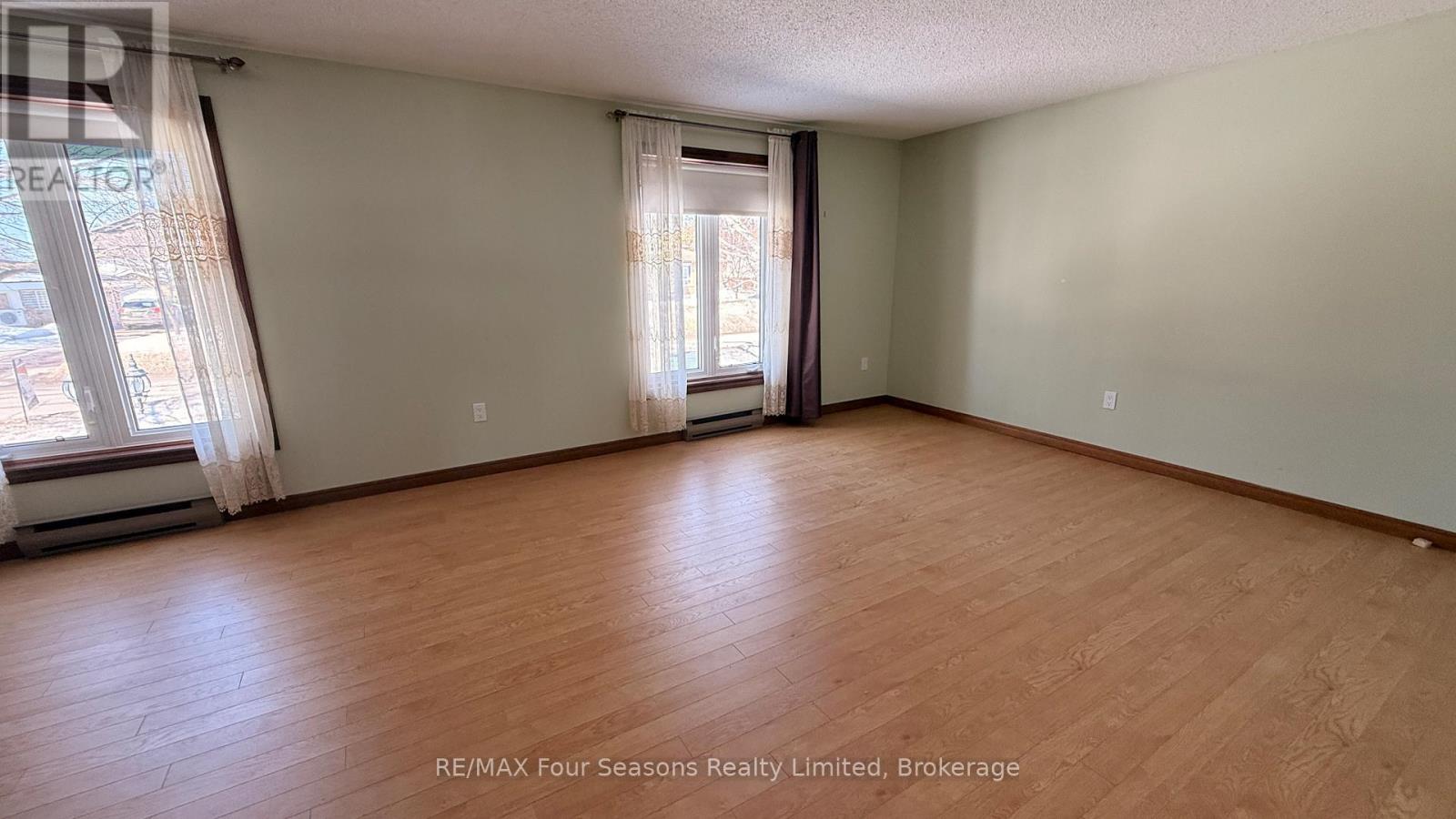 317 Bricker Street, Saugeen Shores, Ontario  N0H 2C1 - Photo 18 - X12847768