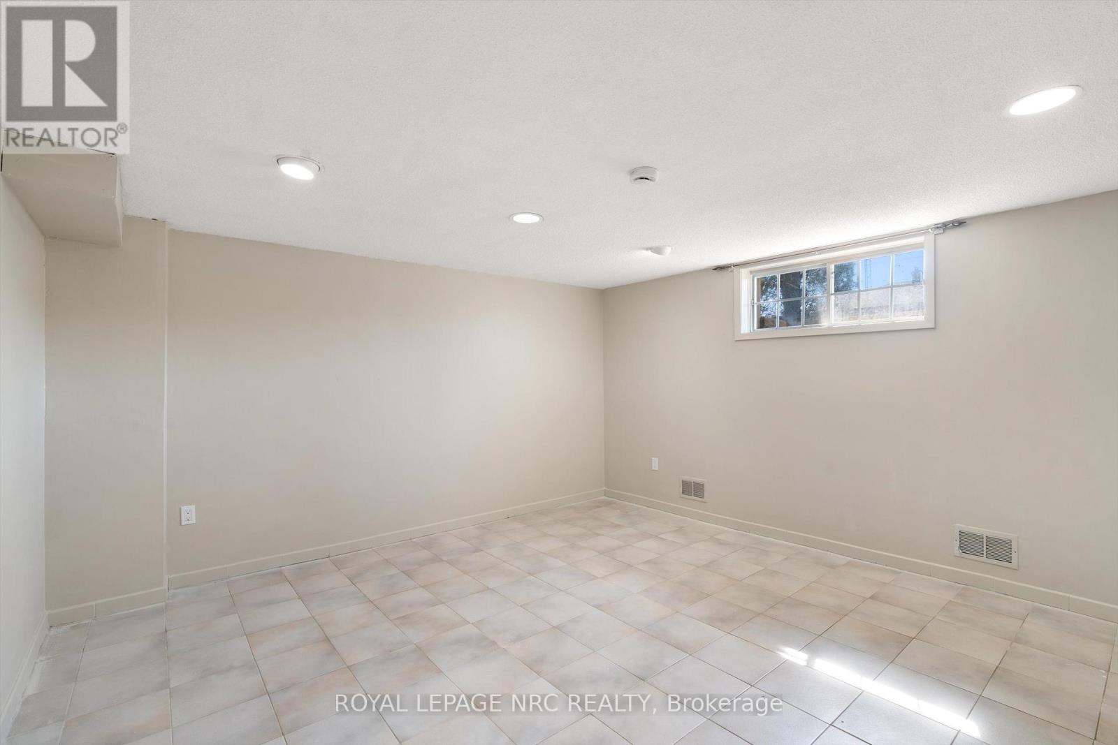 21 Chalmers Street, St. Catharines, Ontario  L2M 5C7 - Photo 13 - X12992104