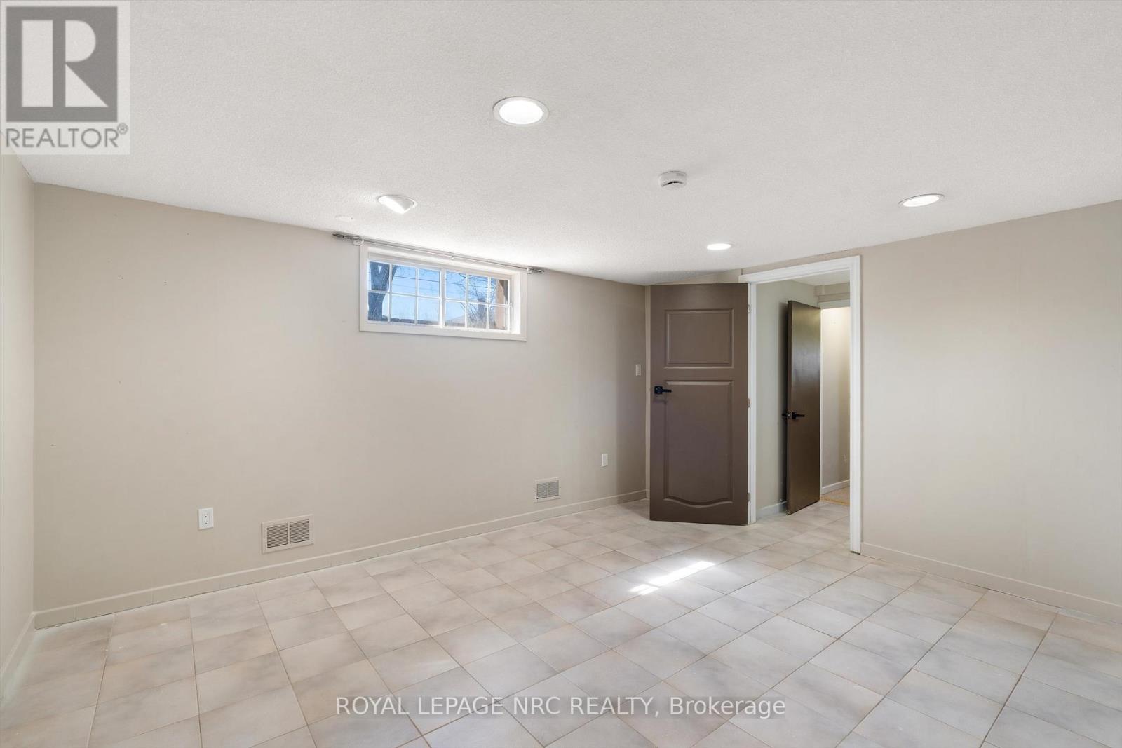 21 Chalmers Street, St. Catharines, Ontario  L2M 5C7 - Photo 14 - X12992104