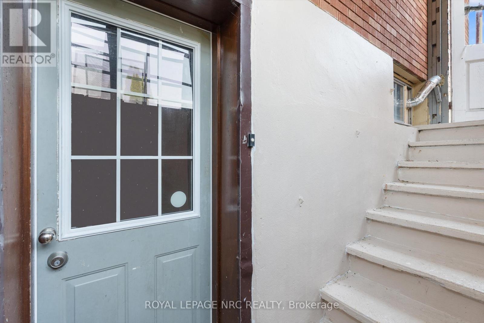 21 Chalmers Street, St. Catharines, Ontario  L2M 5C7 - Photo 4 - X12992104