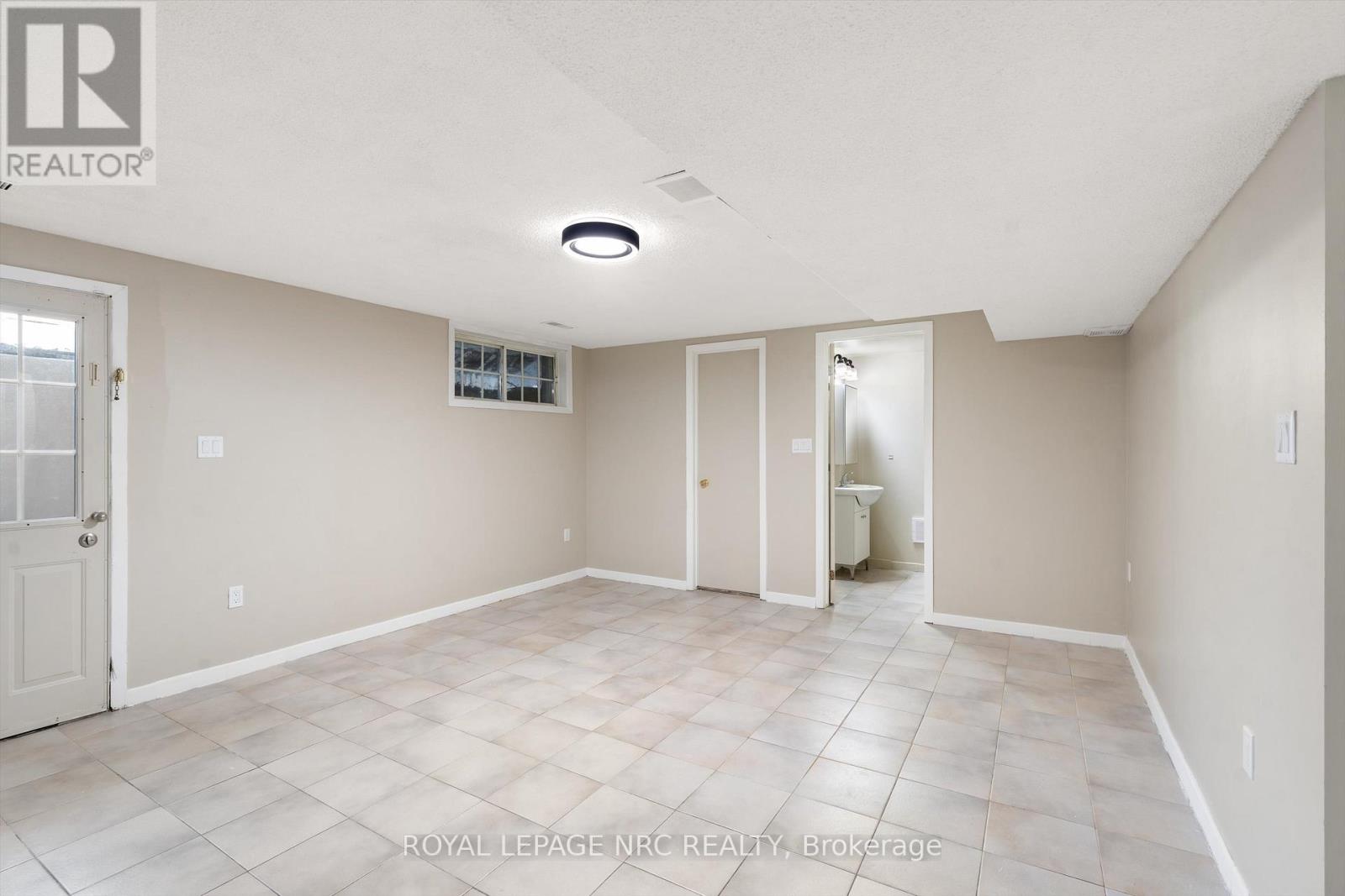 21 Chalmers Street, St. Catharines, Ontario  L2M 5C7 - Photo 5 - X12992104