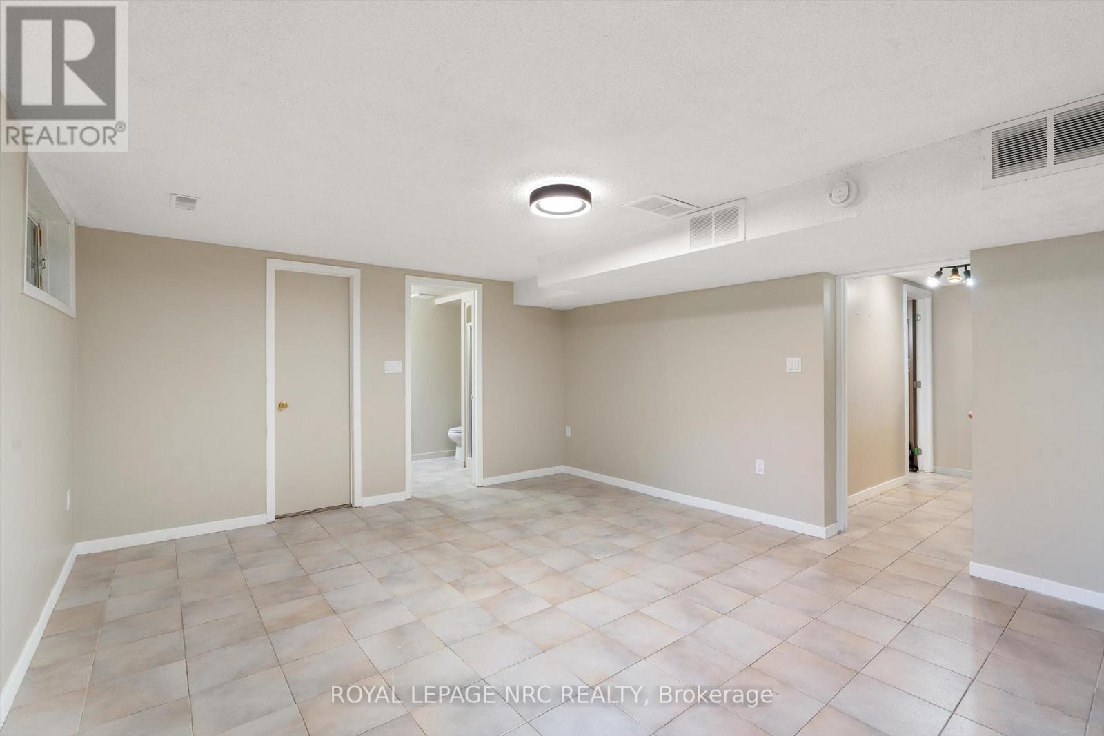 21 Chalmers Street, St. Catharines, Ontario  L2M 5C7 - Photo 7 - X12992104