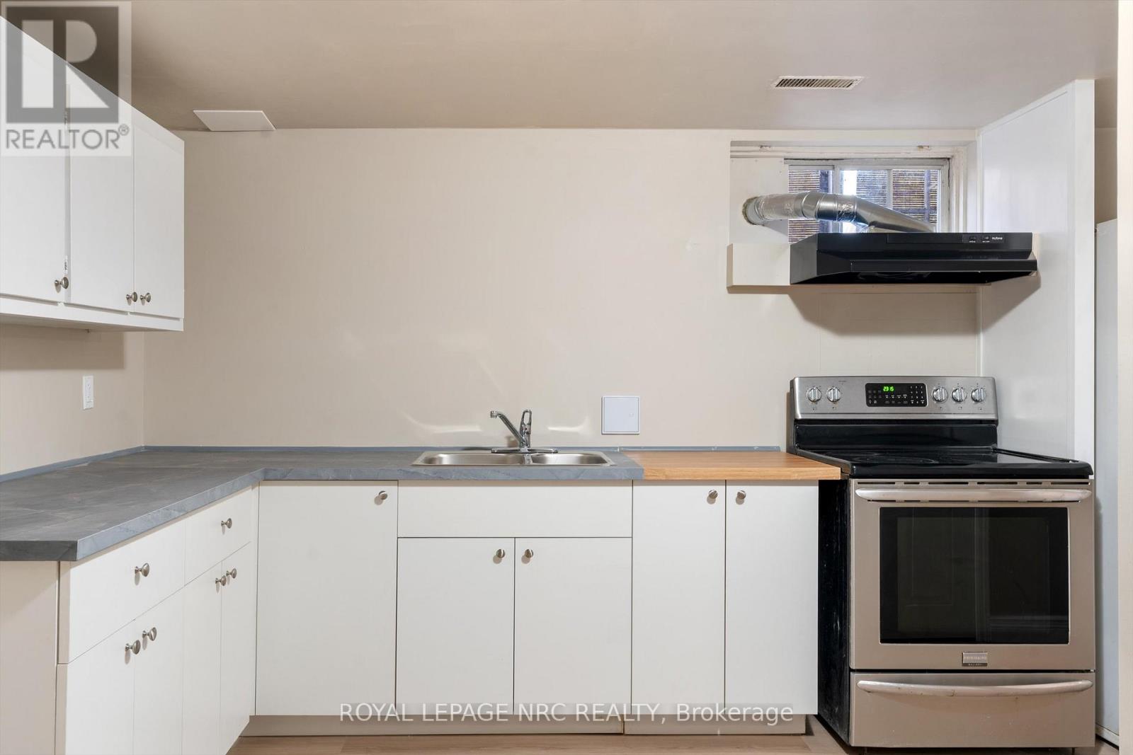 21 Chalmers Street, St. Catharines, Ontario  L2M 5C7 - Photo 9 - X12992104