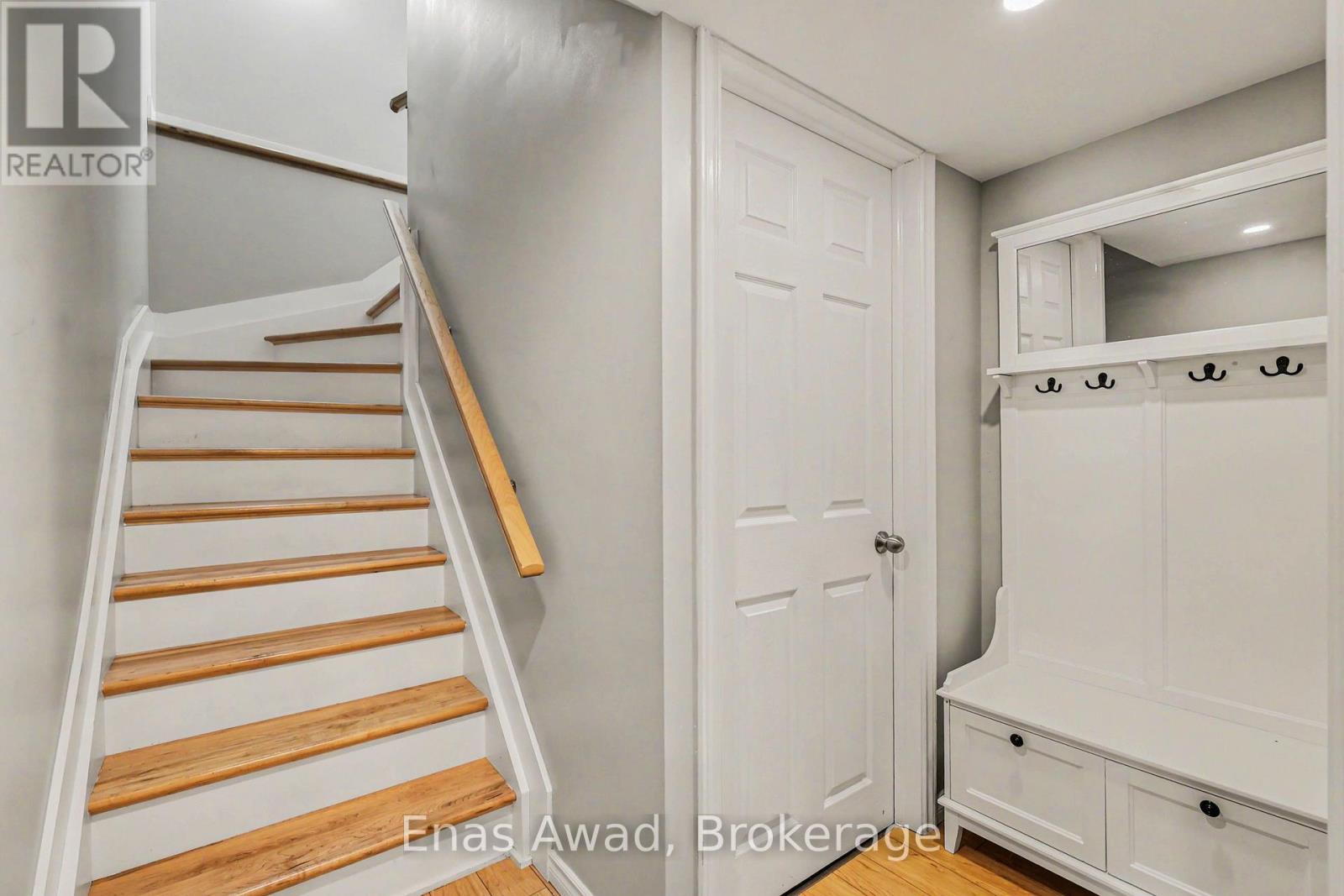 170 Anna Avenue, Ottawa, Ontario  K1Z 7V2 - Photo 2 - X12992352