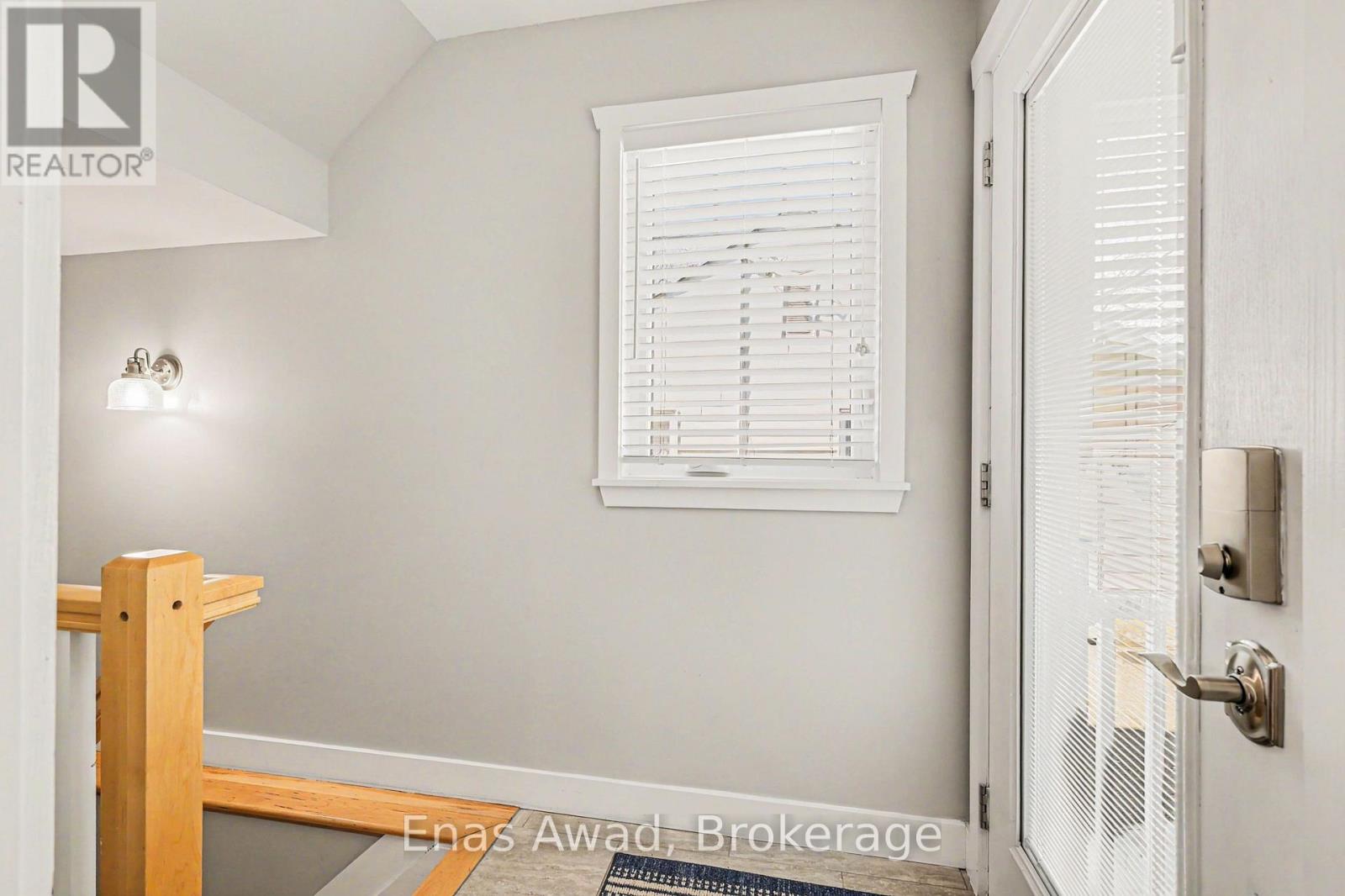 170 Anna Avenue, Ottawa, Ontario  K1Z 7V2 - Photo 3 - X12992352