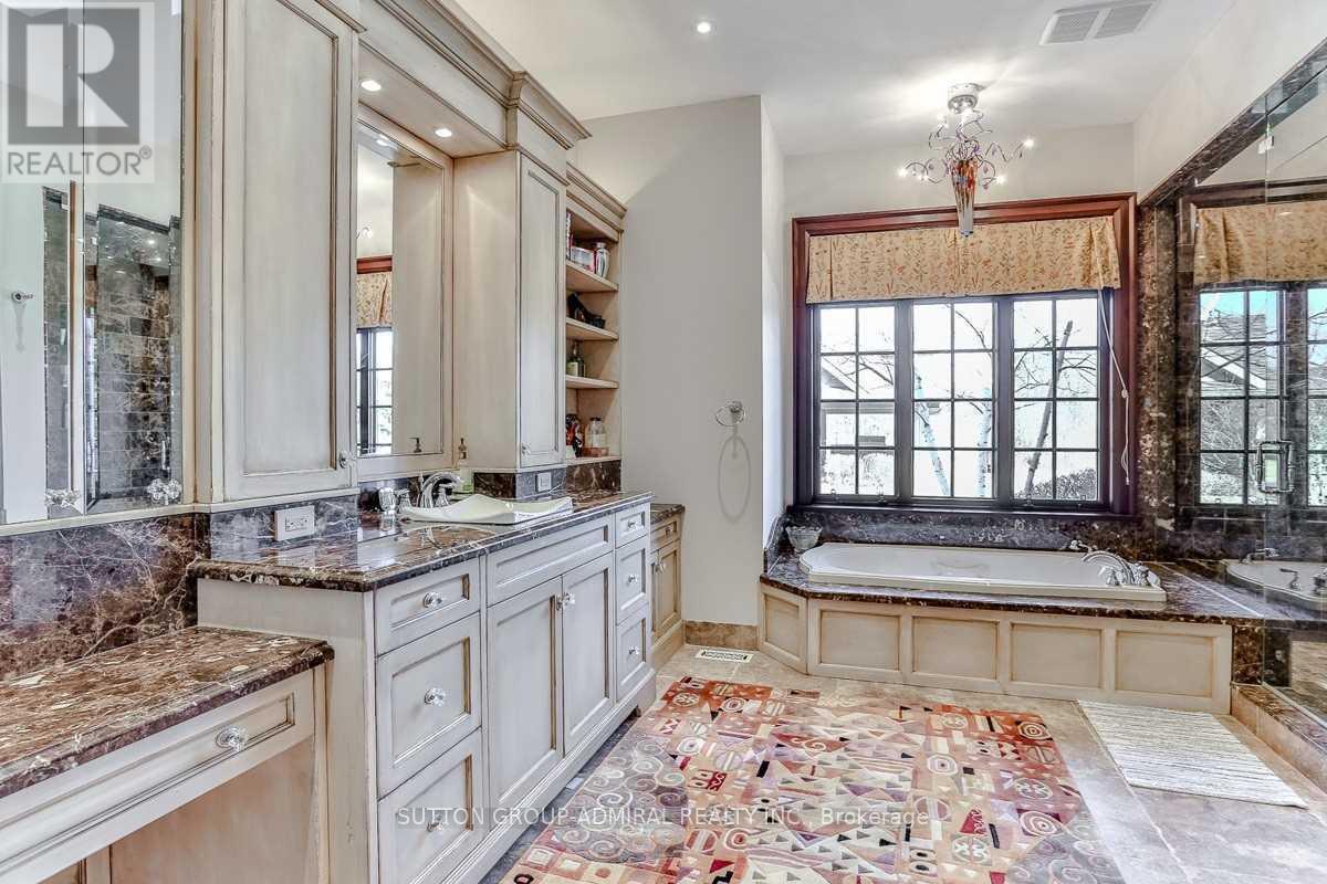 66 Scotch Valley Drive, King, Ontario  L7B 1L9 - Photo 19 - N12984392