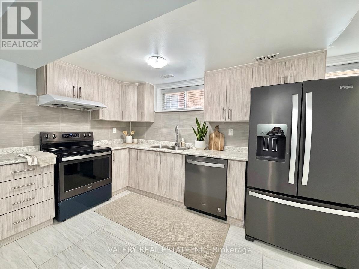 Main Floor - 72 Dantek Crescent, Brampton, Ontario  L6V 3T4 - Photo 2 - W12954110