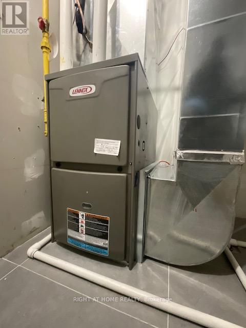 Unit #3 Second Floor - 674 Manning Avenue, Toronto, Ontario  M6G 2W4 - Photo 20 - C12957758