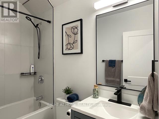 Unit #3 Second Floor - 674 Manning Avenue, Toronto, Ontario  M6G 2W4 - Photo 11 - C12957758