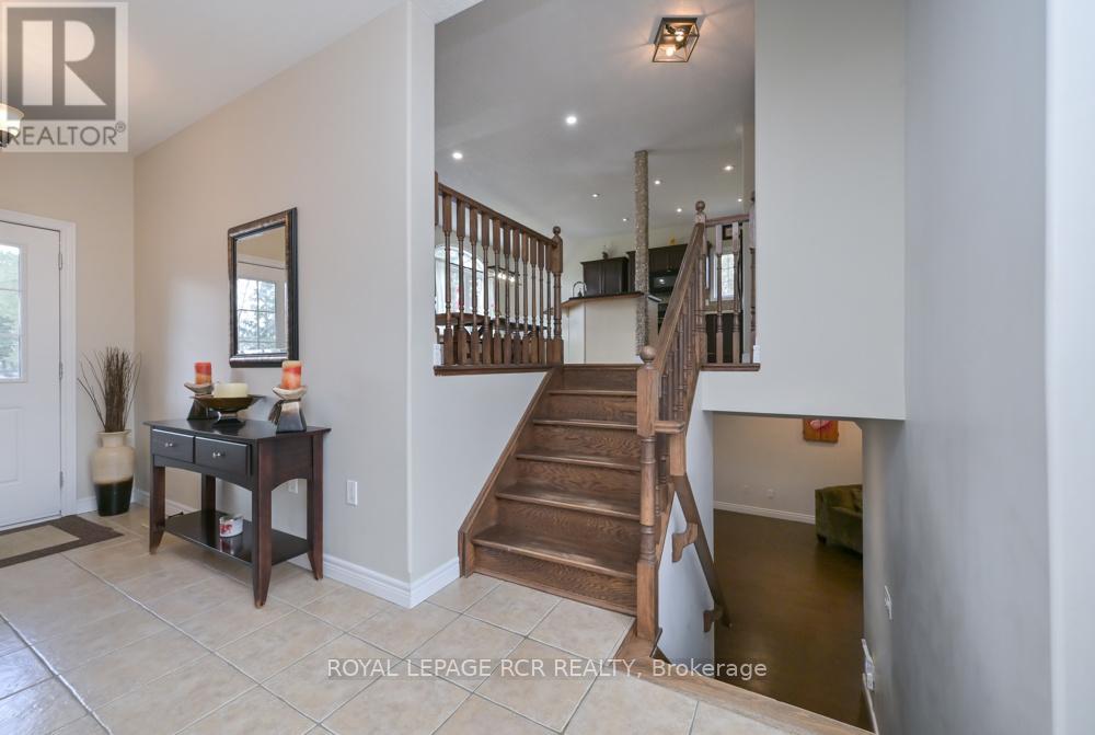 10 Fisher Drive, Adjala-Tosorontio, Ontario  L0M 1J0 - Photo 8 - N12953396