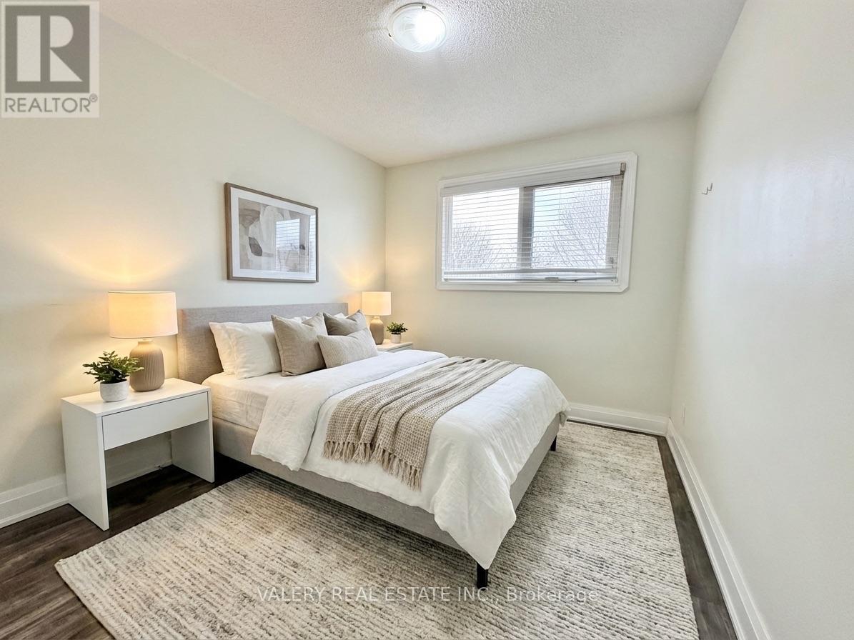 72 Dantek Court, Brampton, Ontario  L6V 3T4 - Photo 6 - W12954180