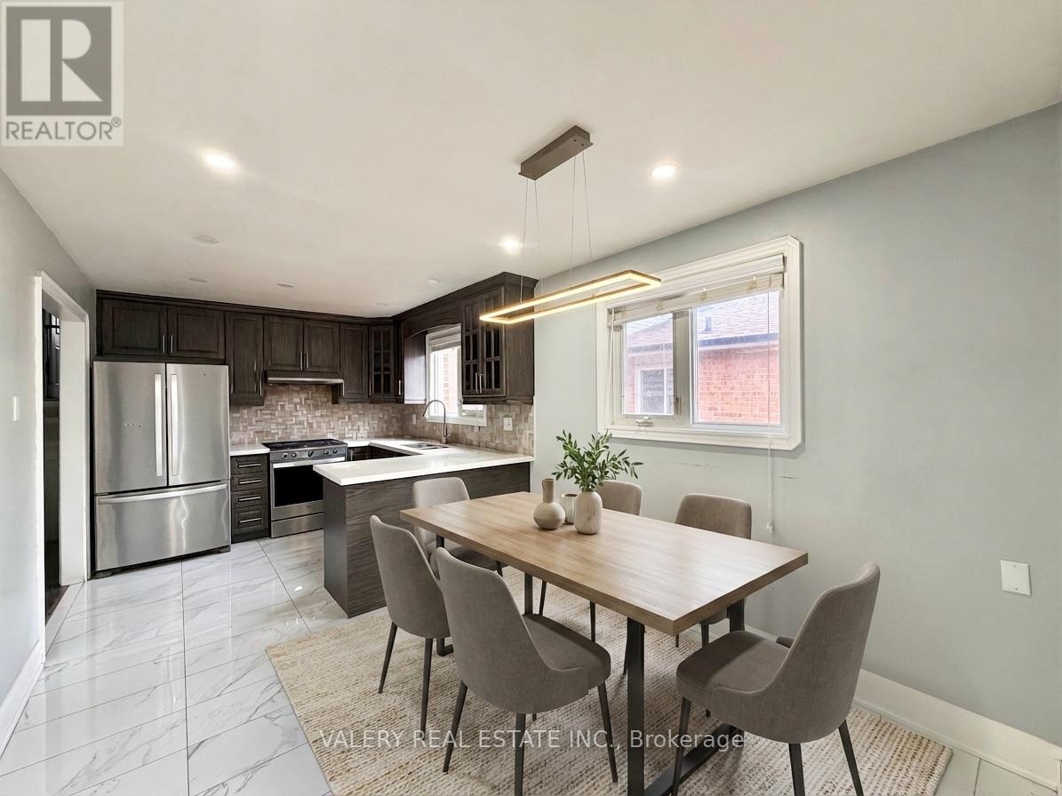 72 Dantek Court, Brampton, Ontario  L6V 3T4 - Photo 3 - W12954180