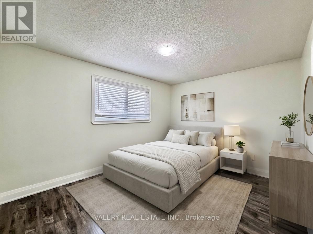 72 Dantek Court, Brampton, Ontario  L6V 3T4 - Photo 5 - W12954180