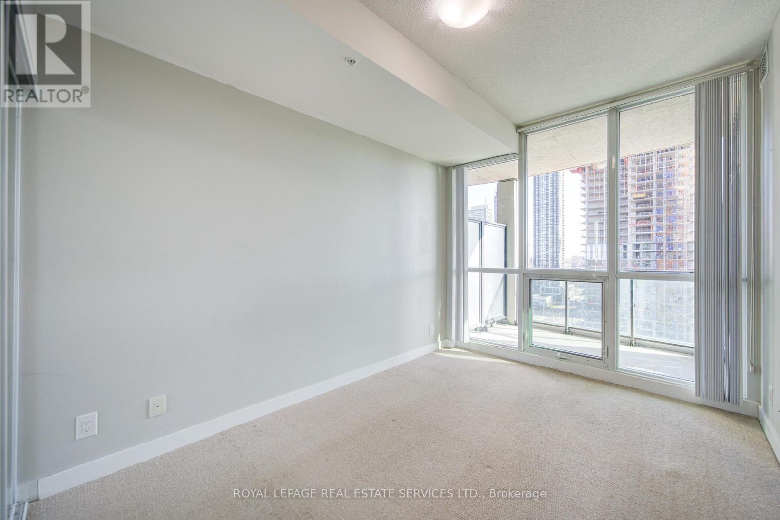 1601 - 3985 Grand Park Drive, Mississauga, Ontario  L5B 0H8 - Photo 4 - W12991856