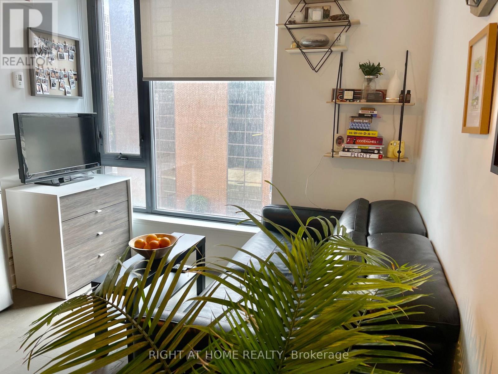 705 - 203 Catherine Street, Ottawa, Ontario K2P 1J5 - Photo 6 - X12436351