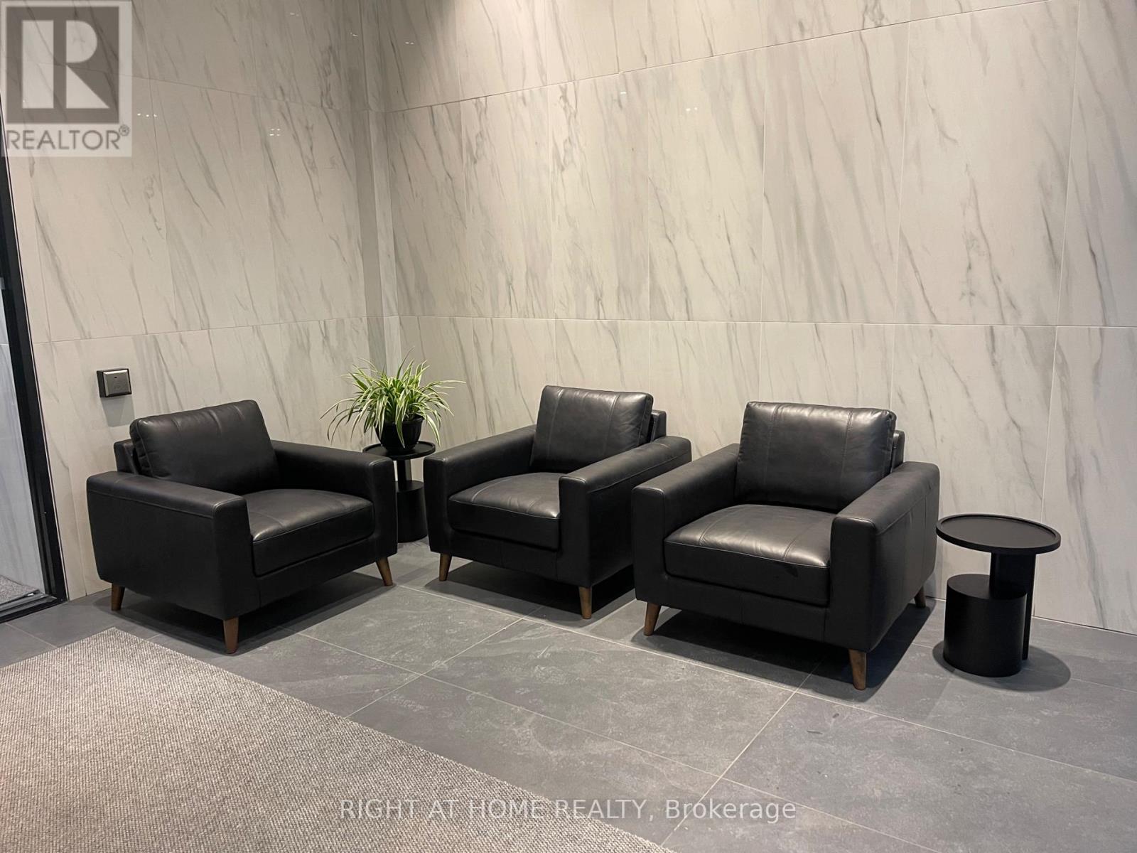 705 - 203 Catherine Street, Ottawa, Ontario K2P 1J5 - Photo 4 - X12436351