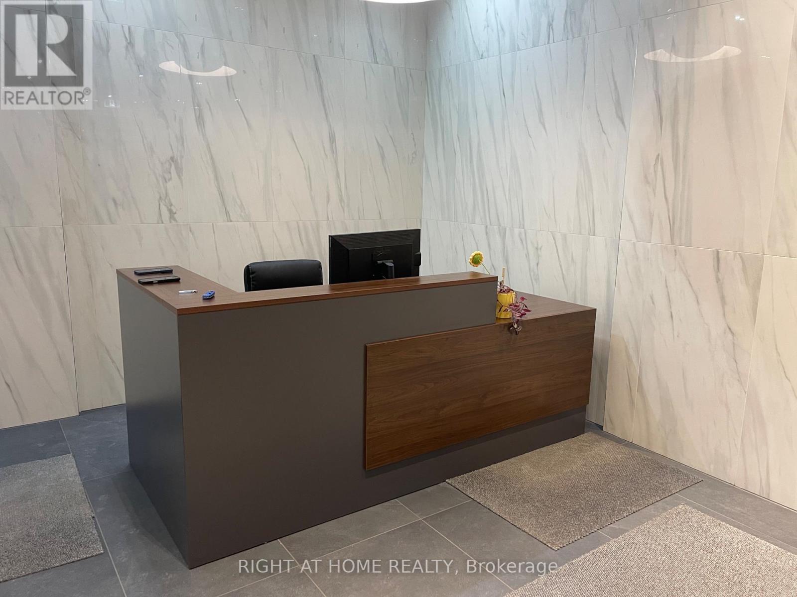 705 - 203 Catherine Street, Ottawa, Ontario K2P 1J5 - Photo 3 - X12436351