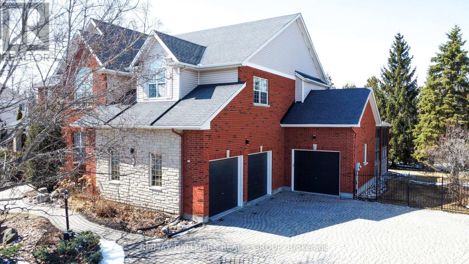 13 Beechgrove Gardens, Ottawa, Ontario  K2S 1W5 - Photo 3 - X12853870