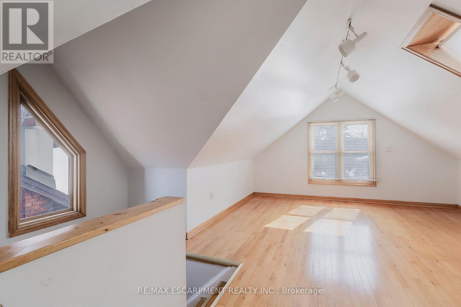 84 South Oval, Hamilton, Ontario  L8S 1R1 - Photo 17 - X12819722