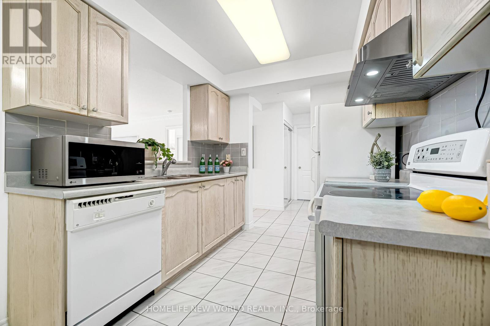 908 - 88 Grandview Way, Toronto, Ontario  M2N 6V6 - Photo 13 - C12992098