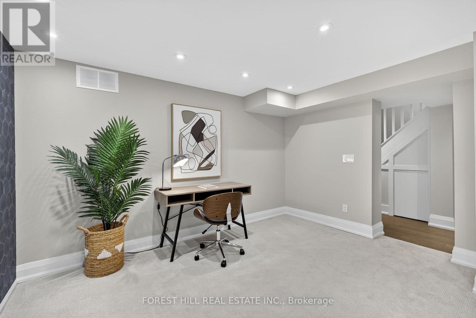 101 BOMBAY AVENUE Toronto (Lansing-Westgate), ON M3H 1C1