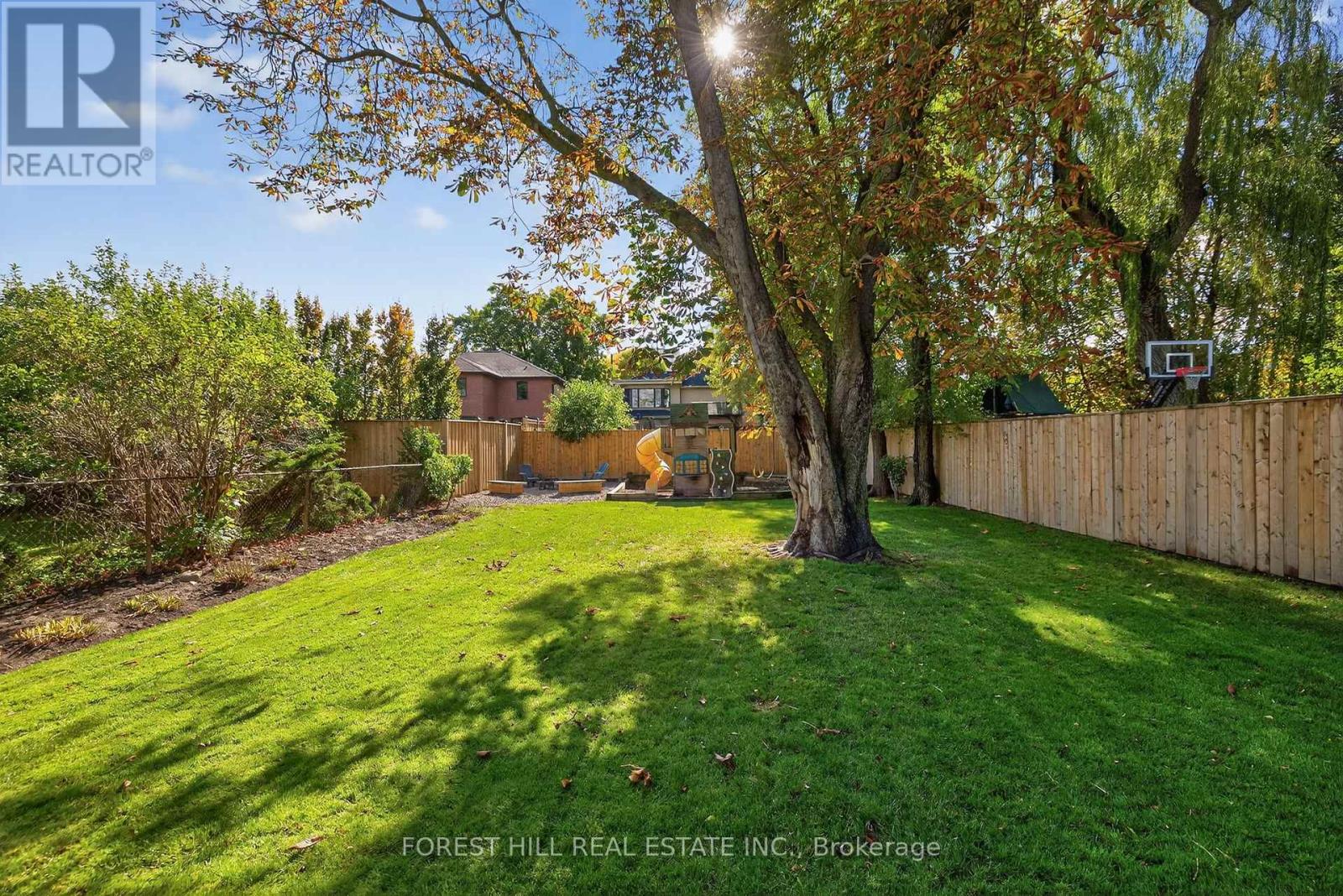 101 BOMBAY AVENUE Toronto (Lansing-Westgate), ON M3H 1C1